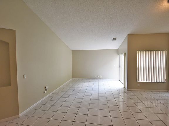 4th image of 4965 SW 34th Ter