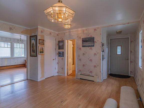 2nd image of 1009 6th Ave