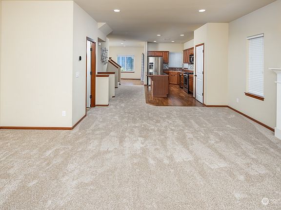 4th image of 2025 171st Street SW