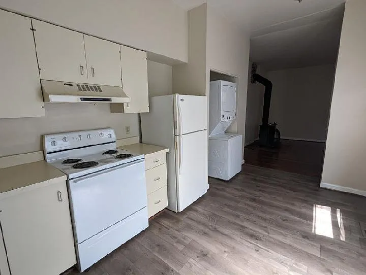 2210 Menard St #1F — Photo 8