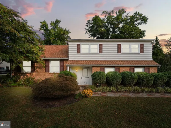 210 Cooper Dr, Wallingford, PA 19086