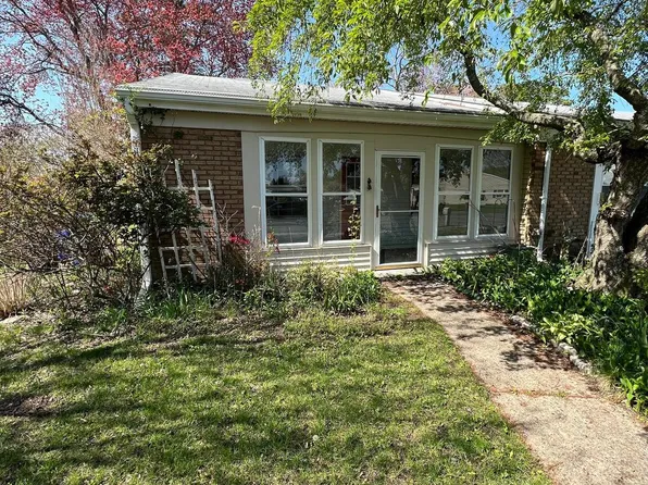 129 Huntington Dr, Southampton, NJ 08088