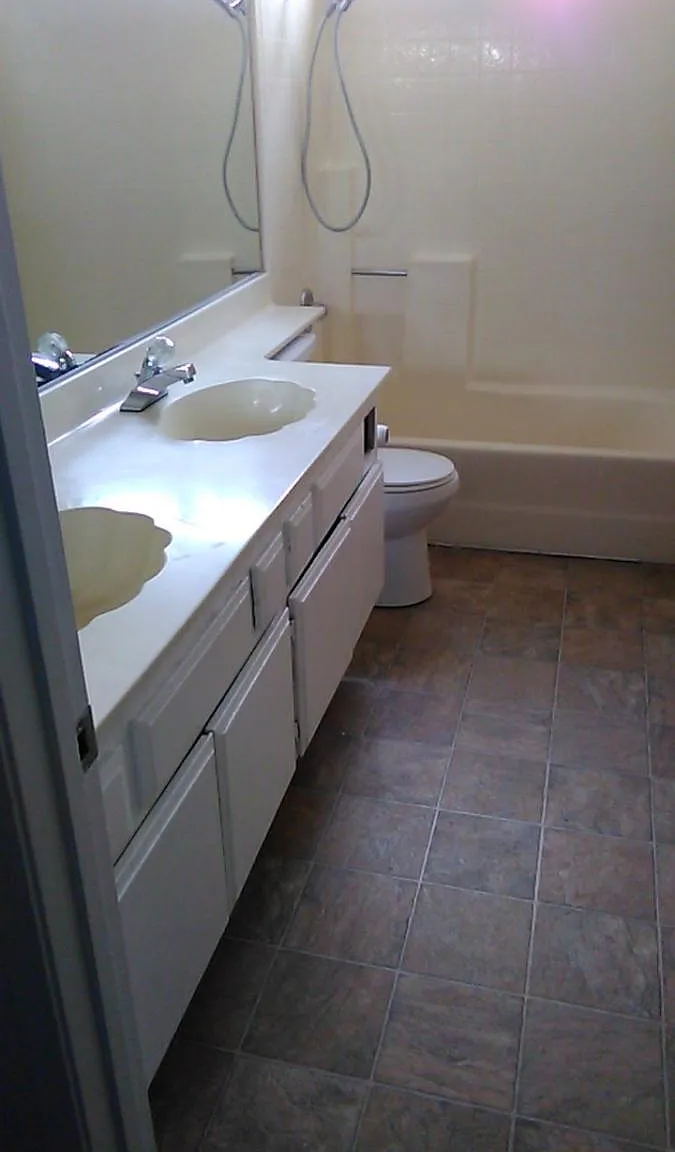 5 bed, 2045 sqft, $2,550 — Photo 1