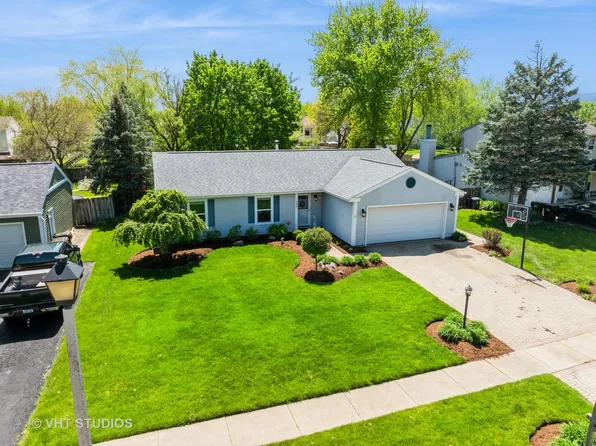 949 Lexington Ln, Island Lake, IL 60042