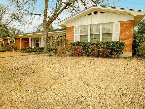 2nd image of 2817 Woodland Dr