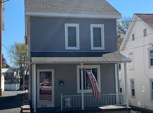 47 Chestnut St, Mohnton, PA 19540