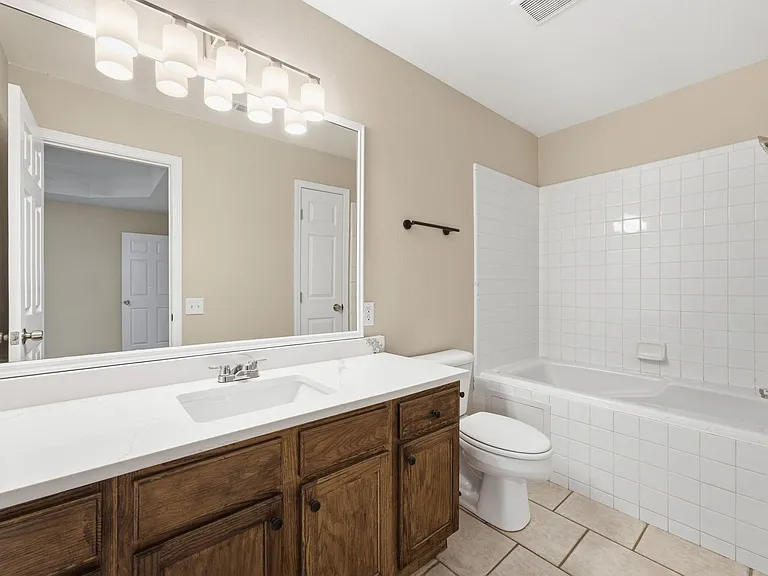 203 Green Acres St — Photo 16