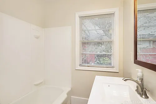 3223 NE Emerson St #4 — Photo 11