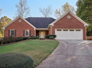 374 Bayshore Ct NW, Suwanee, GA 30024