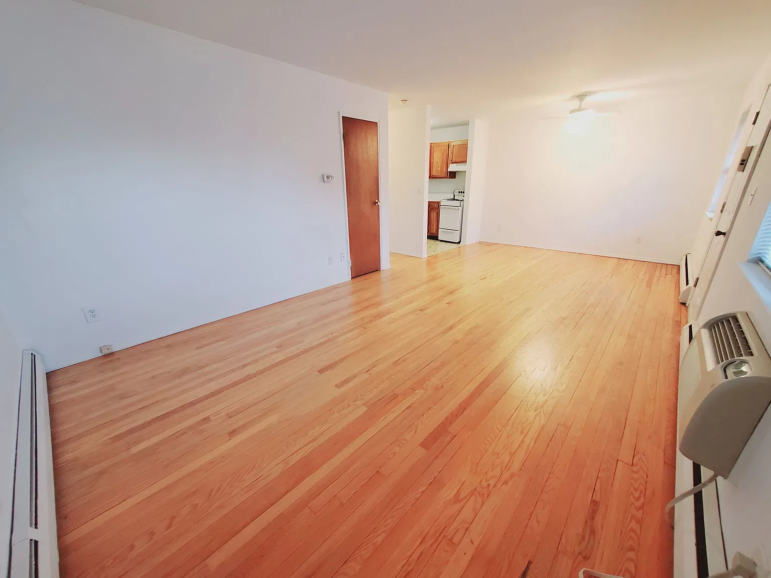 1 bed, 1.0 bath, 615 sqft, $1,800 — Photo 3