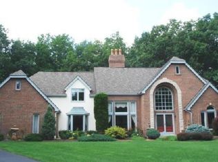 40 Hillsboro Dr, Orchard Park, NY 14127