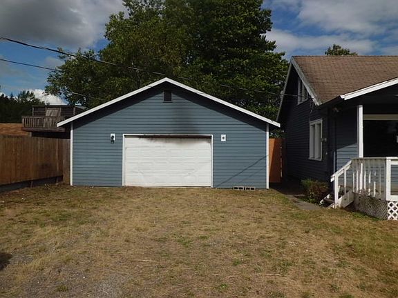 4th image of 1104 Pacific Ave