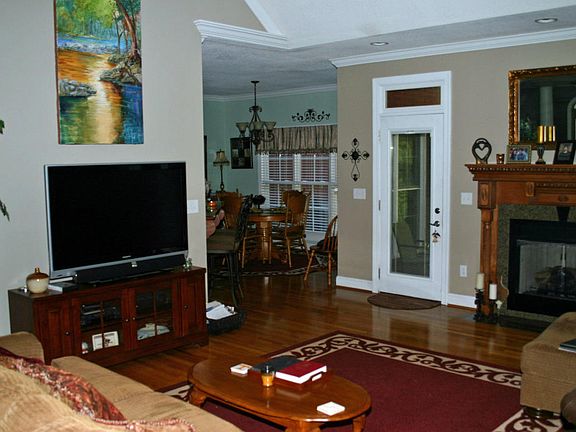 4th image of 109 Payton Dr