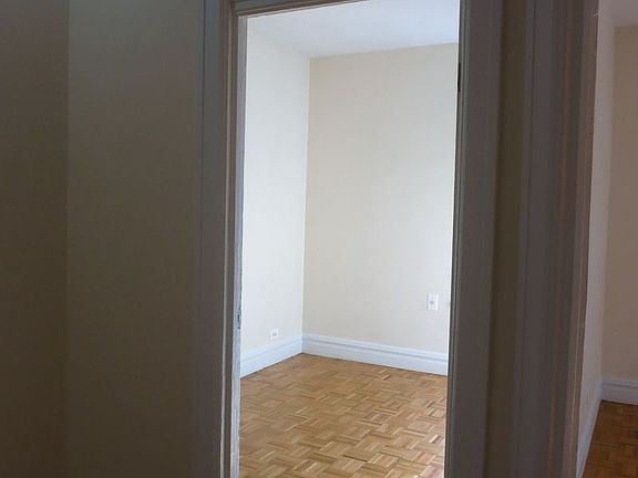 5th image of 523 E 78th St APT 5D