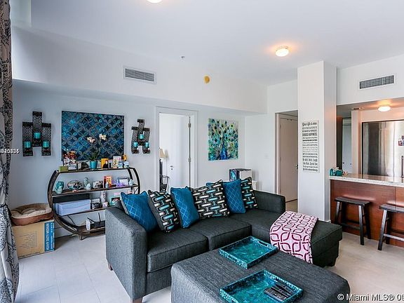 4th image of 720 NE 62nd St APT 502