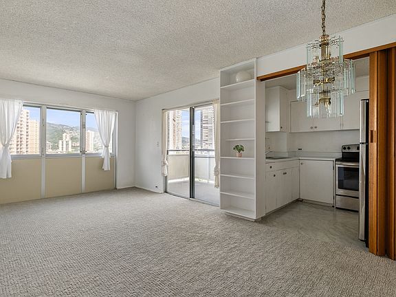 4th image of 509 University Ave APT 1006