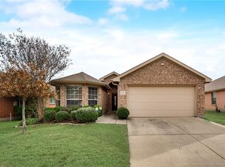 2048 Kingsbridge Dr, Heartland, TX 75126