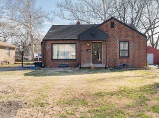 2016 N Garland St, Wichita, KS 67203
