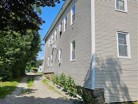 3rd image of 1214-1216 Main St