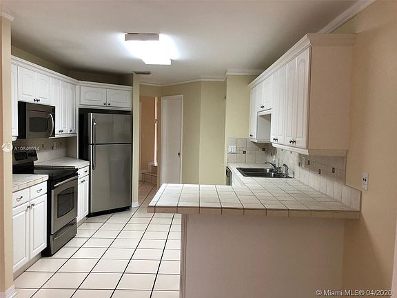 4th image of 13931 SW 100th Ln #13931