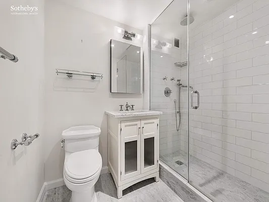 Sold by Sotheby's International Realty | media 29