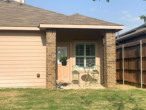 4th image of 4801 Green River Dr