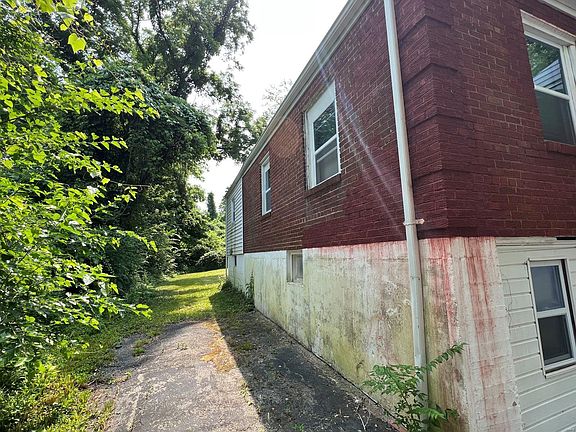 2nd image of 10044 Green Valley Dr