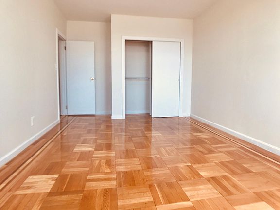 3rd image of 1404 Noble Ave APT 5J