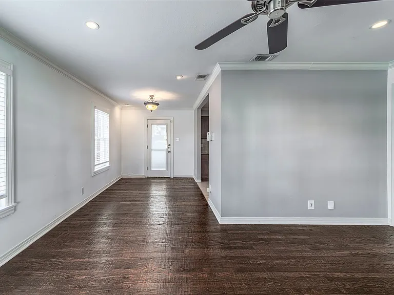 7302 Kenwell St — Photo 20