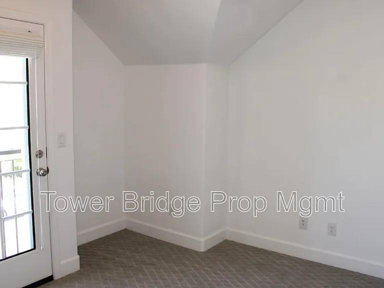 1096 Provence Village Dr — Photo 12
