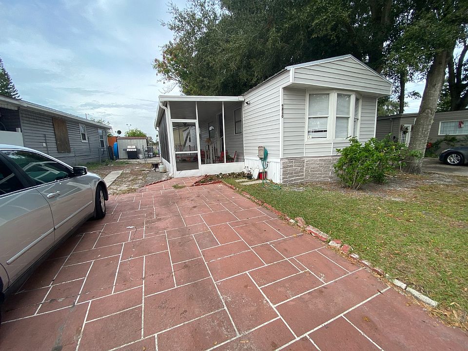 1st image of 9830 Oaks St