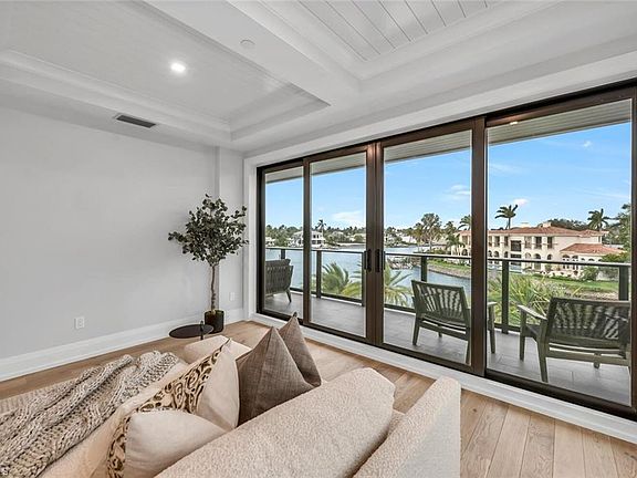 4th image of 1820 Gulf Shore BLVD N #304