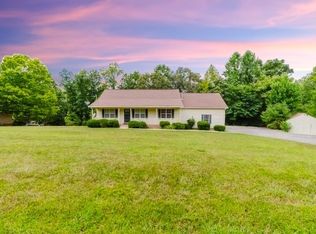 1111 Old County House Rd, Charlotte, TN 37036