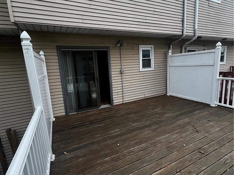 3113 Lucas Dr — Photo 17