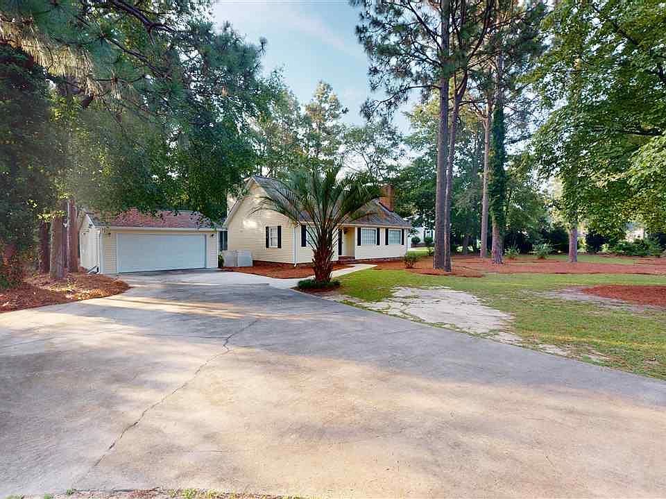 1st image of 415 Oakdale Dr