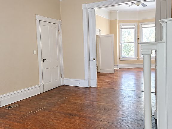 5th image of 319 W 33rd St #A