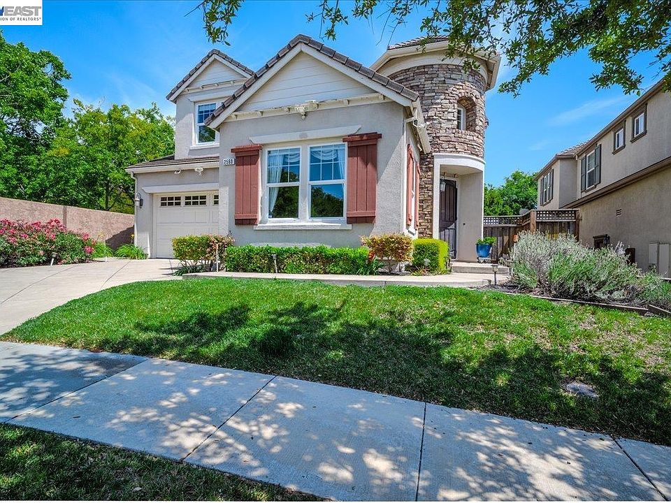 1st image of 2560 Calabria Ct