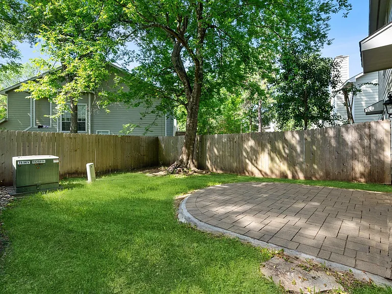 35 N Walden Elms Cir — Photo 18