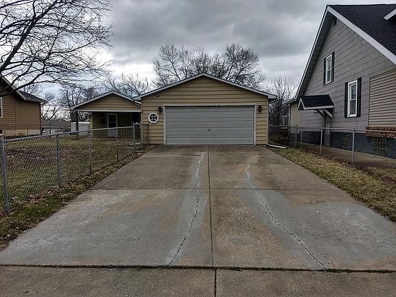 5th image of 3907 N Vincent Ave