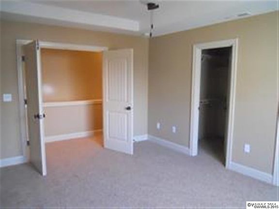 5th image of 1070 Harbour Ln NE