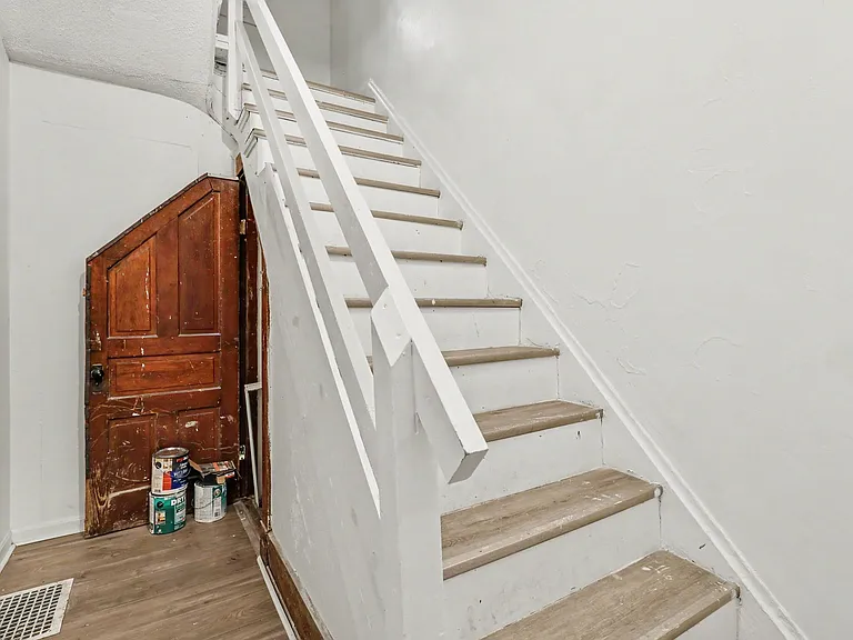 2156 W Clifton Ave #2 — Photo 4