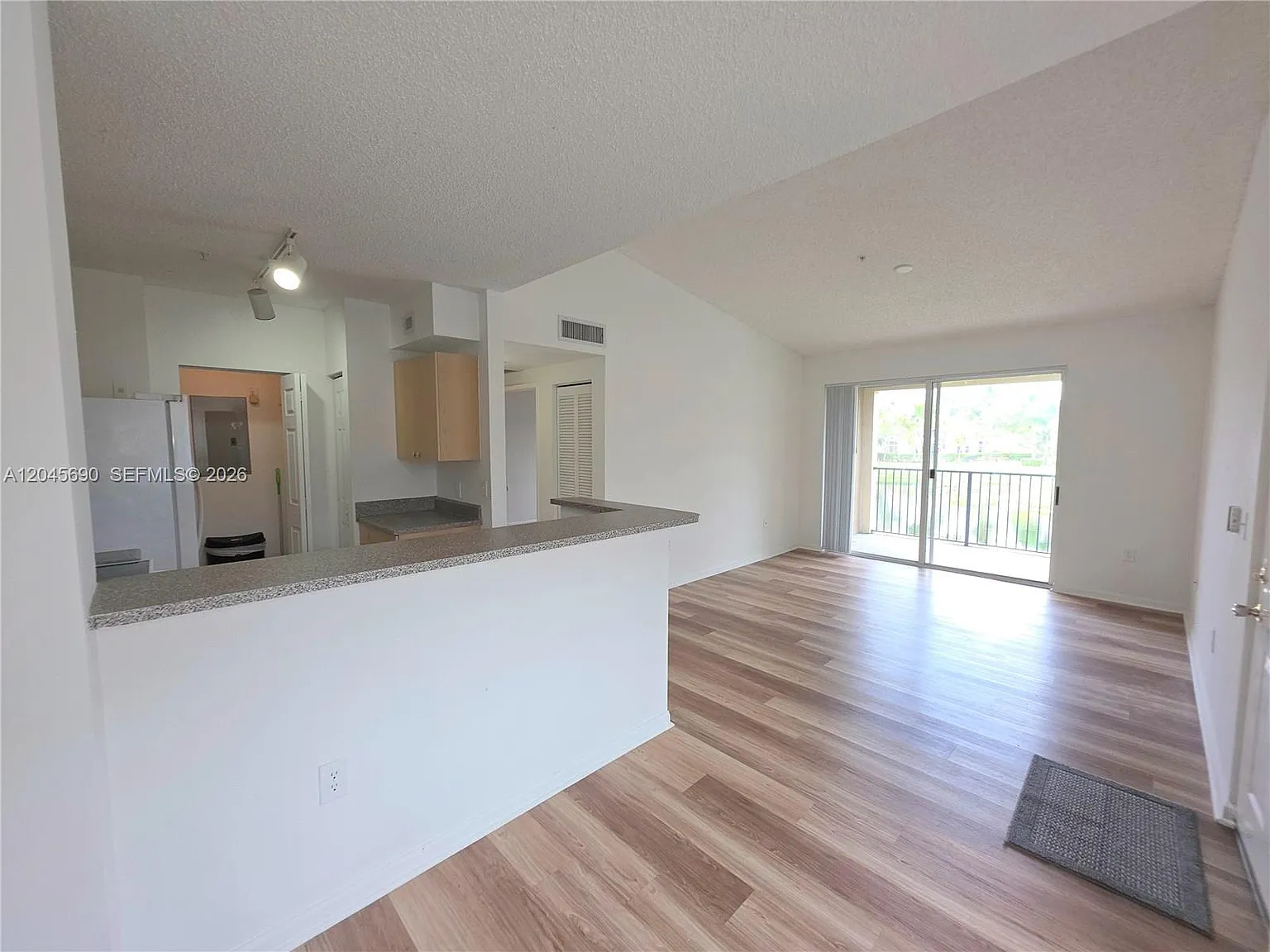 El-Ad Nob Hill Condo — Photo 2