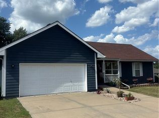206 E 22nd Ter, Kearney, MO 64060