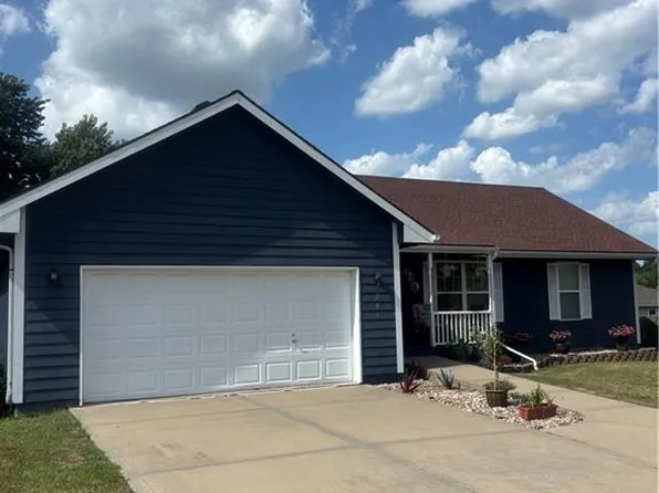 206 E 22nd Ter, Kearney, MO 64060