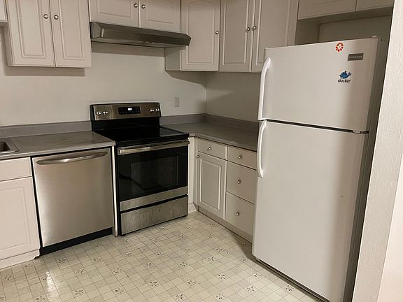 Refrigerator and range