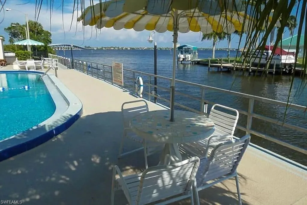 2 bed, 1076 sqft, $2,500 — Photo 3