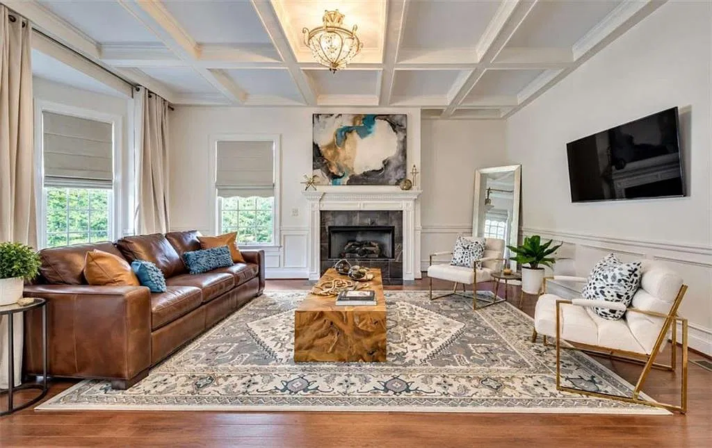 5 bed, 4.0 bath, 5758 sqft, $28,500 — Photo 3