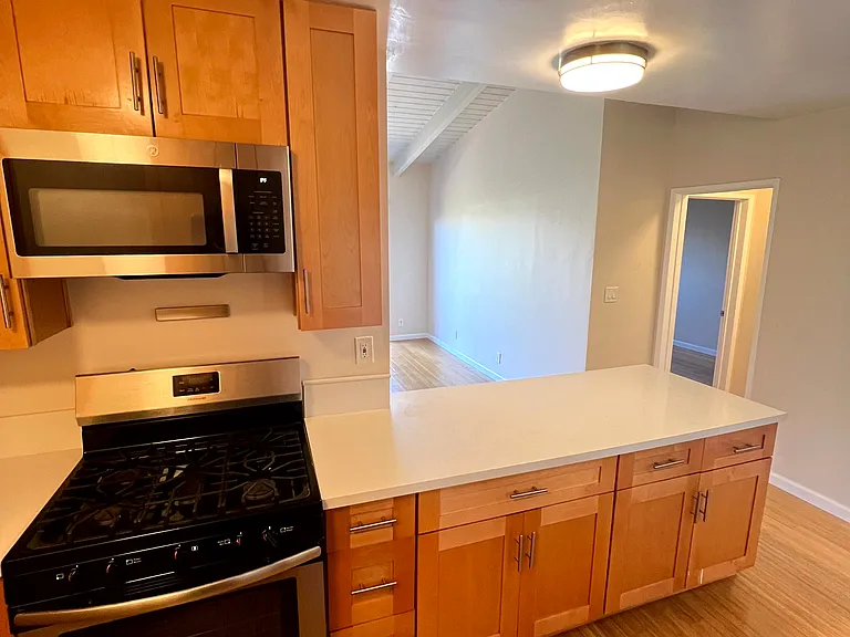 2637 Centinela Ave — Photo 20