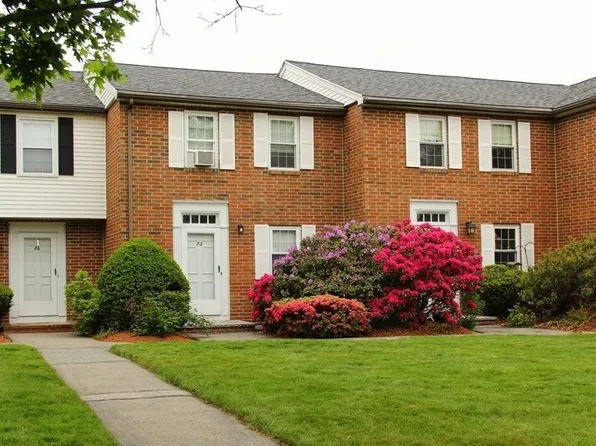 84 E Water St #84, North Andover, MA 01845