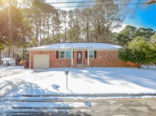 525 Greenway Dr, Chesapeake, VA 23322